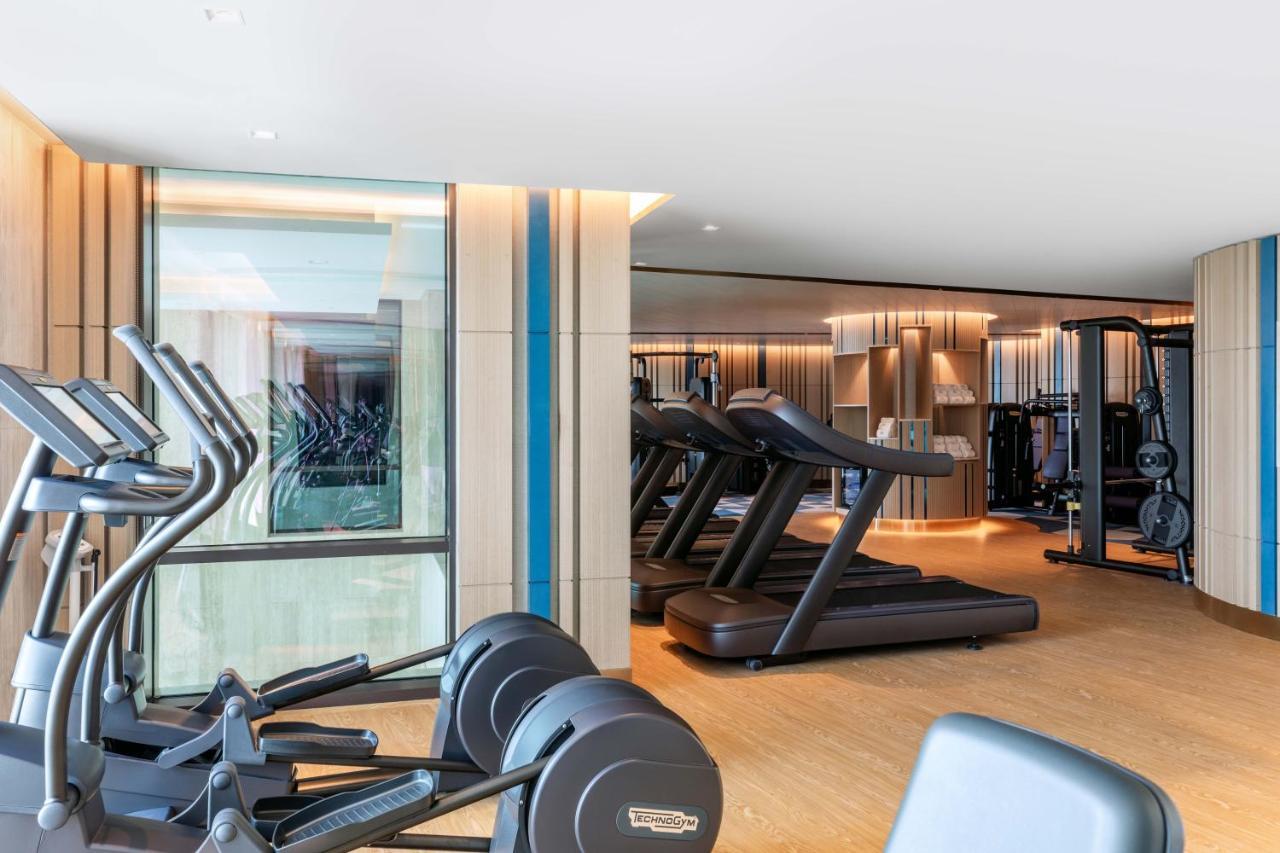Taj Exotica Resort & Spa, The Palm, Dubai Esterno foto The gym at the hotel